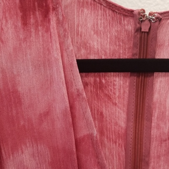 Belted Wrap dress. Beautiful rose pink color. - Picture 4 of 8